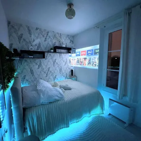 Confort Lumineux Avec Superbe Vue Paryż